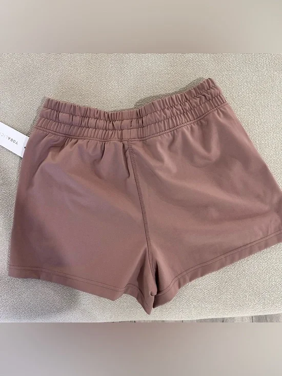 YOGALICIOUS Lux City Life 4-Inch Shorts Sz S in Twilight Mauve - Picture 2 of 6
